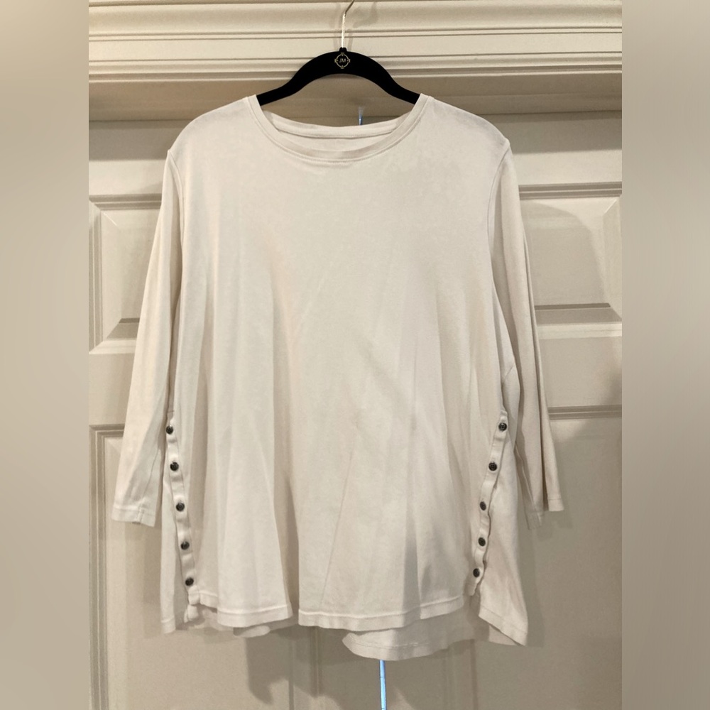 J Jill long sleeve t shirt with side buttons
